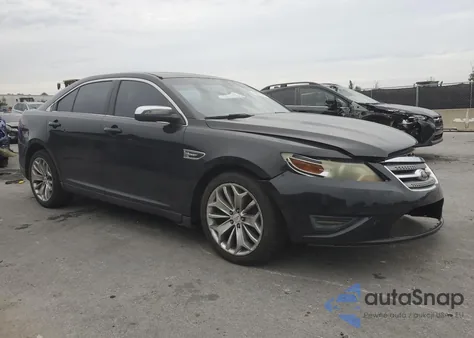 2015 Ford Taurus Limited z USA, uszkodzony, nr VIN 1FAHP2F85FG103668